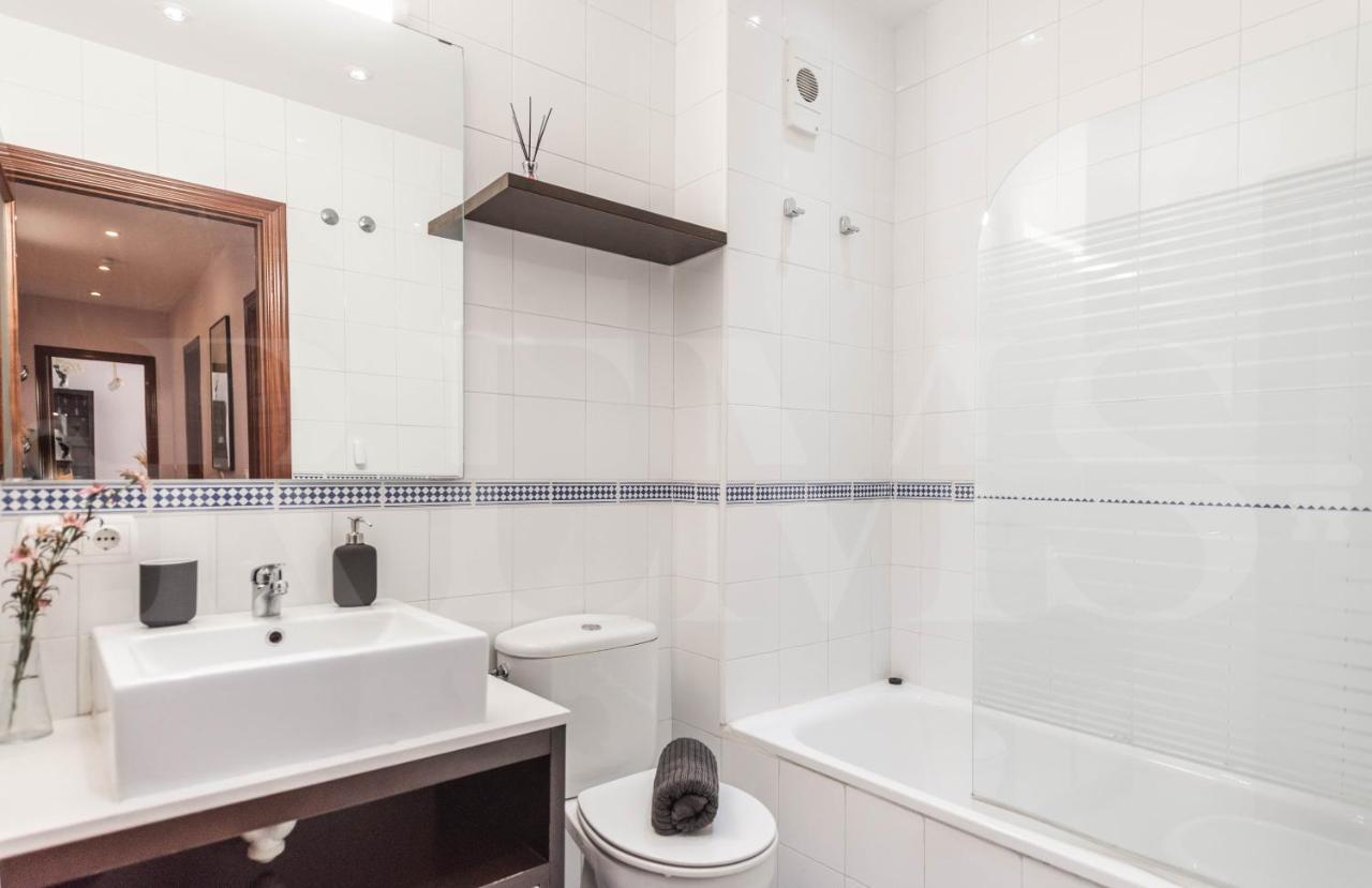 Inviting Apartment In The Heart Of Malaga By Rems Esterno foto